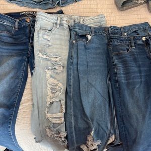 Qty 4, American eagle jeans. All size 6, selling as a bundle!